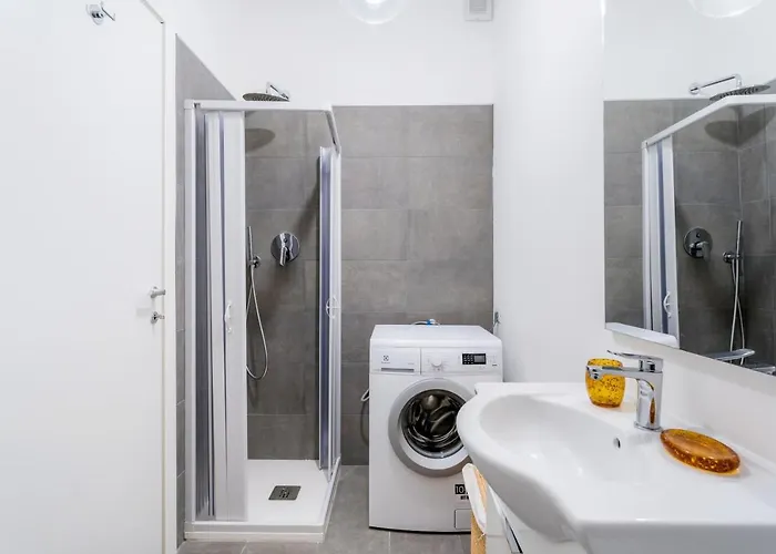 White Candle Apt, Close To San Pietro, Gemelli And Center *